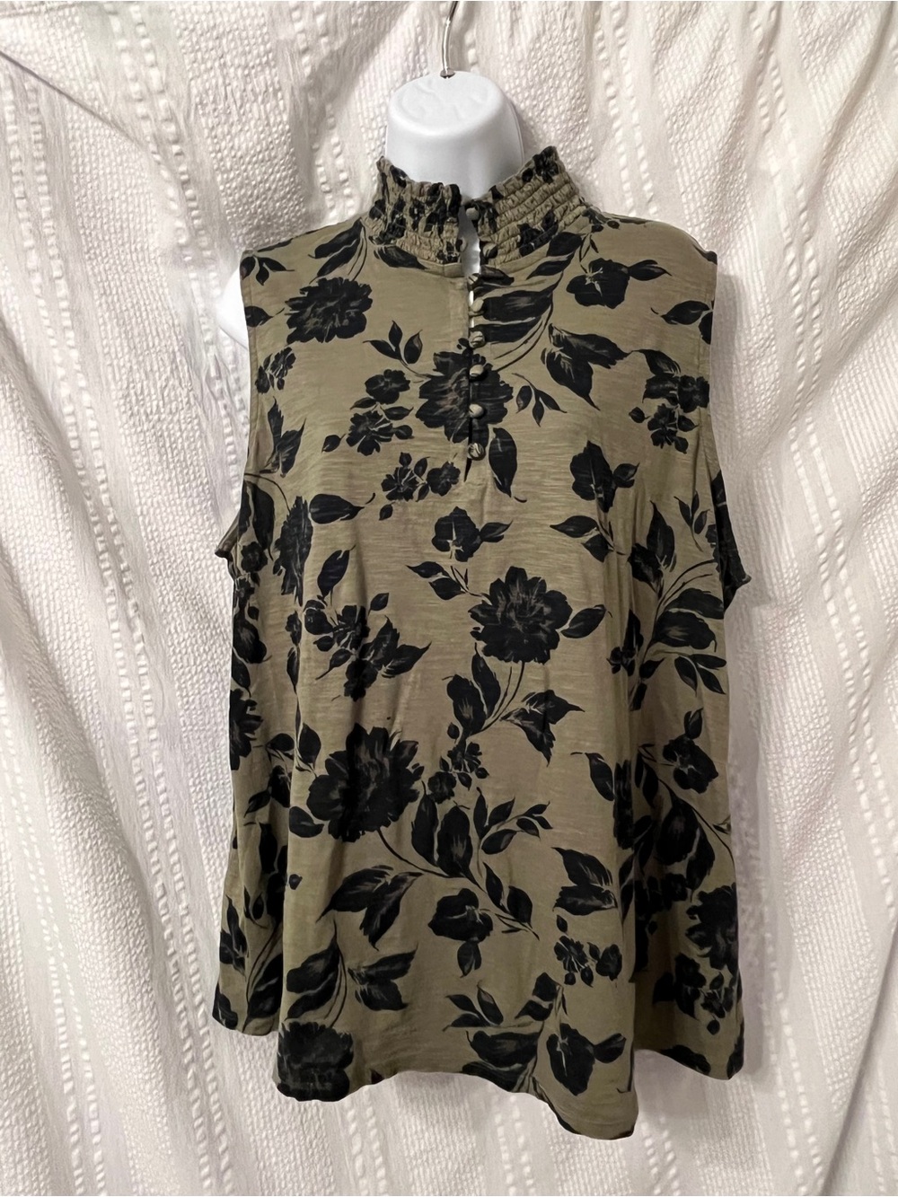 J. Jill Olive Green Floral Mock Neck Sleeveless Top size large